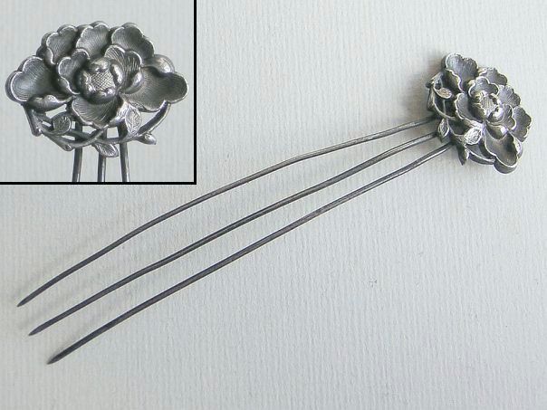 Hairpin with a peony flower – (4107)